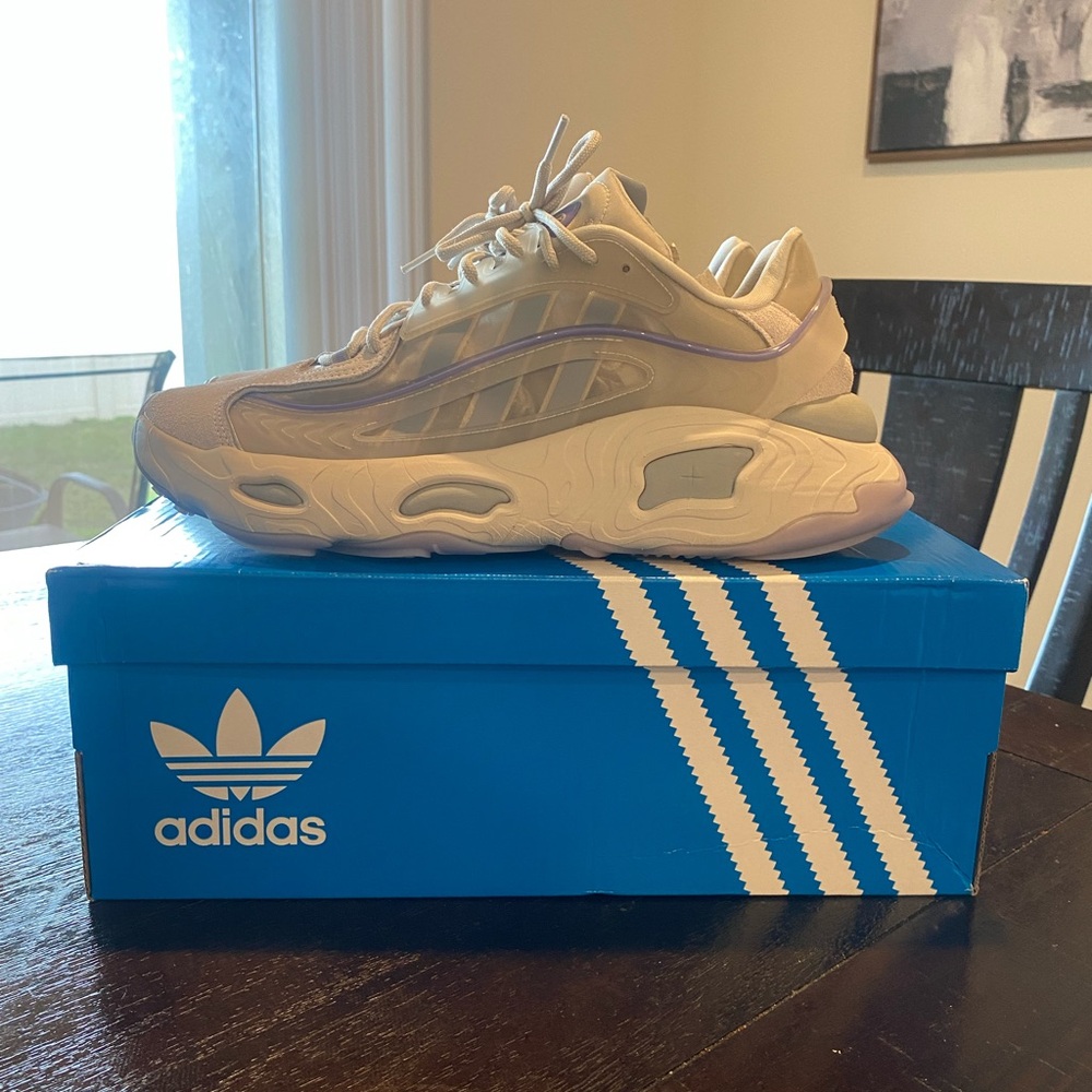 Adidas OZNOVA size US 10 men’s